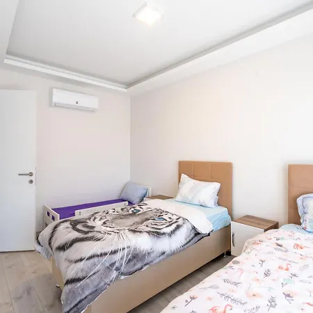 Close To The In Izmir, - Awz 107 Villa Cesme